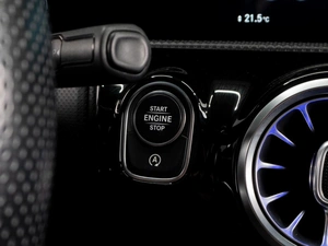 Седан Mercedes-benz CLA-класс 2020 года, 2999000 рублей, Тюмень
