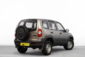 Внедорожник Chevrolet Niva 2015 года, 689000 рублей, Барнаул