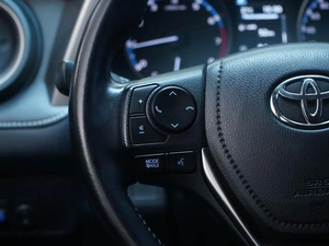 Внедорожник Toyota RAV4 2015 года, 2257077 рублей, Москва