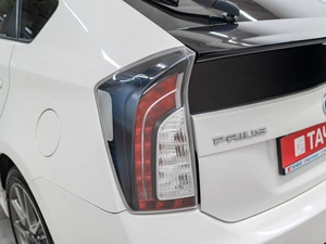 Лифтбек Toyota Prius 2012 года, 1350000 рублей, Красноярск