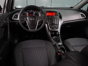Седан Opel Astra 2013 года, 874000 рублей, Воронеж