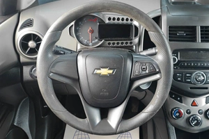 Седан Chevrolet Aveo 2015 года, 599000 рублей, Тюмень