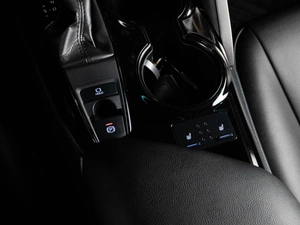 Седан Toyota Camry 2018 года, 2470000 рублей, Тюмень