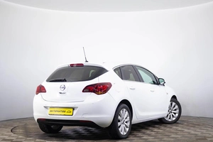 Хетчбэк Opel Astra 2011 года, 669000 рублей, Пермь