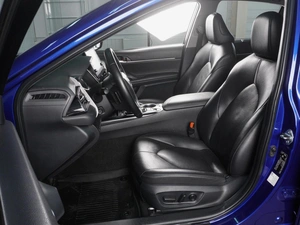 Седан Toyota Camry 2021 года, 3229000 рублей, Красный Пахарь