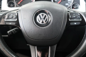 Внедорожник Volkswagen Touareg 2014 года, 2349000 рублей, Омск