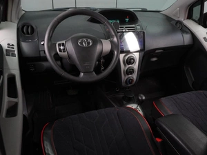 Хетчбэк Toyota Yaris 2008 года, 599000 рублей, Воронеж