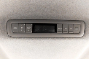 Минивэн Toyota Alphard 2008 года, 1889000 рублей, Барнаул
