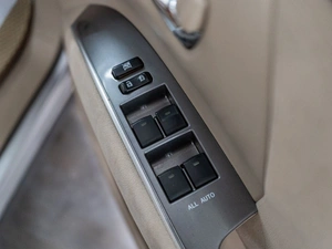 Минивэн Toyota Estima 2012 года, 2000000 рублей, Красноярск