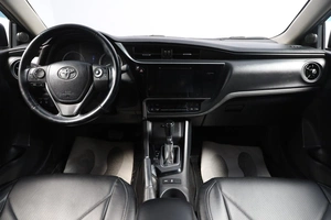 Седан Toyota Corolla 2018 года, 1899000 рублей, Новосибирск