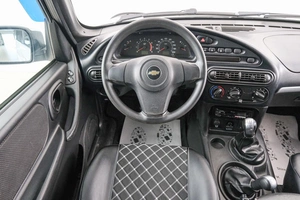 Внедорожник Chevrolet Niva 2015 года, 629000 рублей, Красноярск