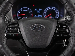 Седан Hyundai Solaris 2021 года, 1599000 рублей, Тюмень