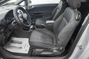 Хетчбэк Opel Corsa 2006 года, 299000 рублей, Барнаул