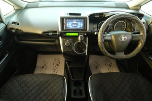 Минивэн Toyota Wish 2012 года, 1239000 рублей, Омск
