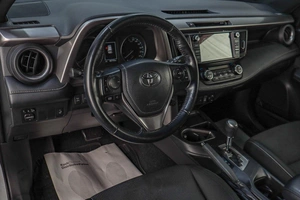 Внедорожник Toyota RAV4 2018 года, 2719000 рублей, Челябинск