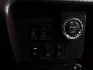 Минивэн Toyota Roomy 2019 года, 1149000 рублей, Тюмень