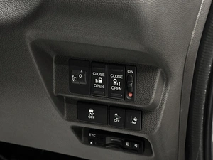 Минивэн Honda Freed 2018 года, 1345000 рублей, Красноярск