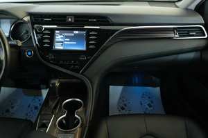 Седан Toyota Camry 2018 года, 2889000 рублей, Омск