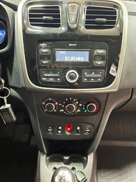 Седан Renault Logan 2018 года, 990000 рублей, Нижневартовск