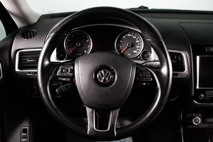Внедорожник Volkswagen Touareg 2011 года, 1749000 рублей, Сургут