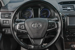 Седан Toyota Camry 2017 года, 2069000 рублей, Челябинск