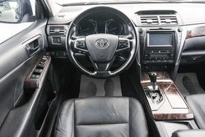 Седан Toyota Camry 2015 года, 1999000 рублей, Красноярск