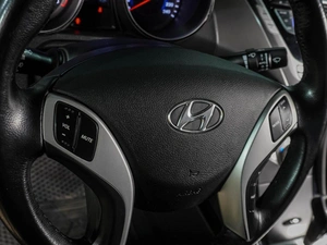 Седан Hyundai Elantra 2012 года, 899000 рублей, Воронеж