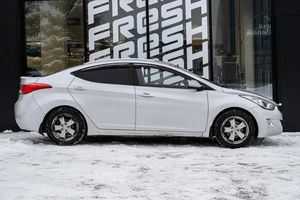 Седан Hyundai Avante 2012 года, 750000 рублей, Ульяновск