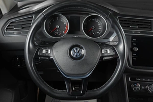 Внедорожник Volkswagen Tiguan 2019 года, 2869000 рублей, Тюмень