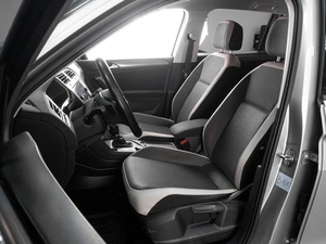 Внедорожник Volkswagen Tiguan 2018 года, 2299000 рублей, Тюмень