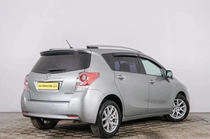 Минивэн Toyota Verso 2010 года, 1139000 рублей, Красноярск