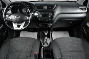 Хетчбэк Kia Rio 2013 года, 699000 рублей, Тюмень