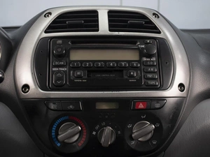 Внедорожник Toyota RAV4 2001 года, 670000 рублей, Омск