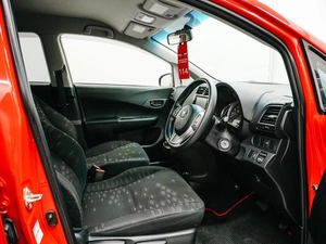 Хетчбэк Toyota Ractis 2015 года, 849000 рублей, Красноярск