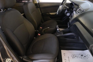 Седан Kia Rio 2015 года, 989000 рублей, Омск