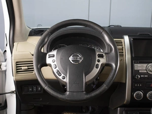 Внедорожник Nissan X-Trail 2011 года, 1350000 рублей, Омск