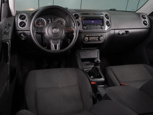 Внедорожник Volkswagen Tiguan 2011 года, 1060000 рублей, Воронеж