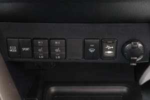 Внедорожник Toyota RAV4 2014 года, 2599000 рублей, Омск