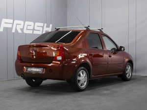 Седан Renault Logan 2009 года, 480000 рублей, Омск