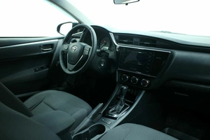 Седан Toyota Corolla 2017 года, 1400000 рублей, Красноярск