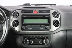Внедорожник Volkswagen Tiguan 2010 года, 1229000 рублей, Новосибирск