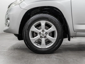 Внедорожник Toyota RAV4 2010 года, 1590000 рублей, Красноярск