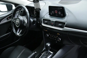 Хетчбэк Mazda 3 2018 года, 1498000 рублей, Солонцы