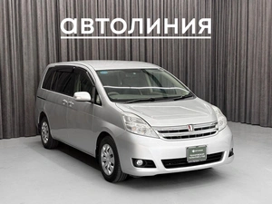 Минивэн Toyota Isis 2010 года, 1090000 рублей, Красноярск