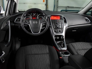 Универсал Opel Astra 2013 года, 1060000 рублей, Воронеж