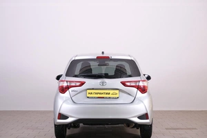 Хетчбэк Toyota Vitz 2019 года, 1019000 рублей, Омск