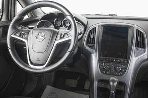 Хетчбэк Opel Astra 2013 года, 869000 рублей, Кемерово