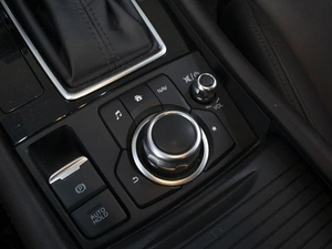 Внедорожник Mazda CX-4 2023 года, 2890000 рублей, Омск