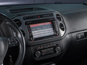 Внедорожник Volkswagen Tiguan 2012 года, 1299000 рублей, Сургут