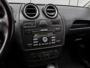 Хетчбэк Ford Fiesta 2006 года, 540000 рублей, Краснодар
